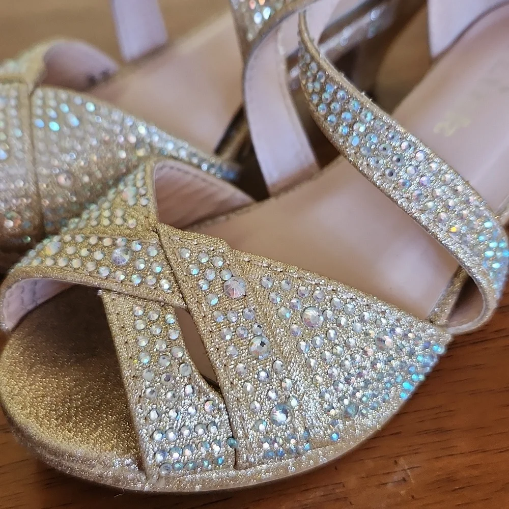 Link Fantastic-90K Girl's Rhinestone Chunk Heel Sandals Size 10